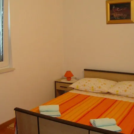 Flower Apartment Splitska